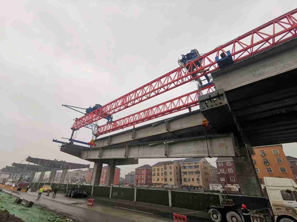 杭州200噸架橋機高低跨架梁