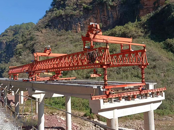 260噸高鐵架橋機